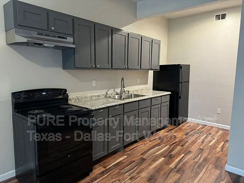 3 bed, 2.0 bath, $1,395 — Photo 2