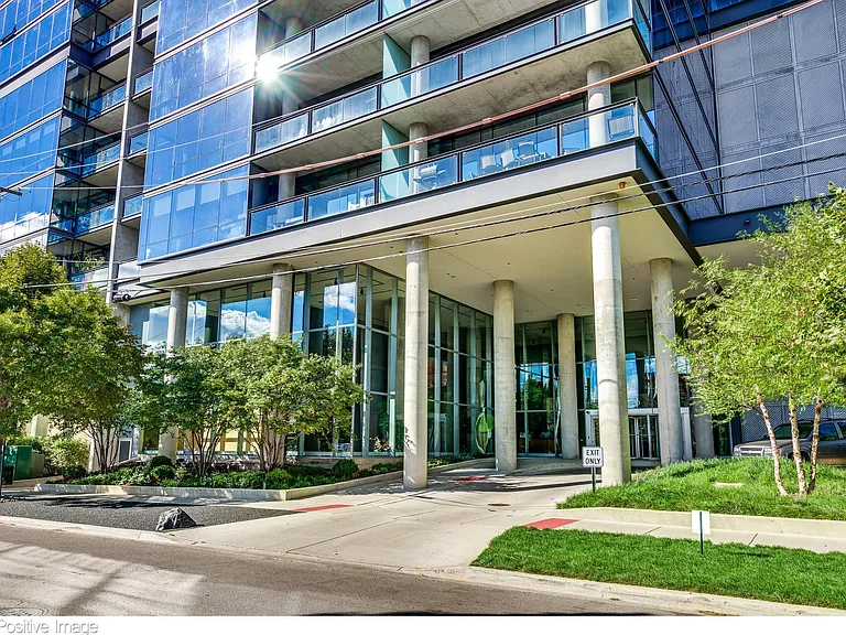860 W Blackhawk St #1706 — Photo 27