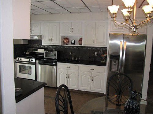 5th image of 621 Interlaken Ln