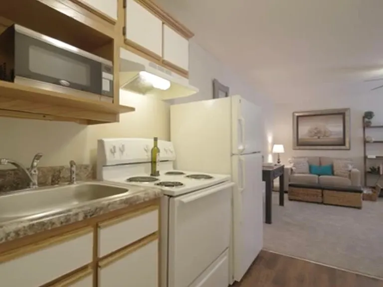 1302 Byrne Ave #4 — Photo 4