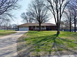 4324 NW Meadowcrest Rd, Topeka, KS 66618