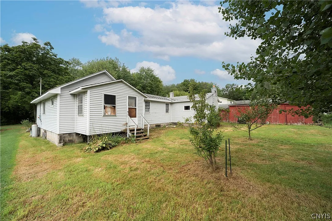 10 Vermont Dr photo 1