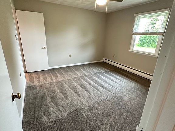 5th image of 11 Oakwood Cir
