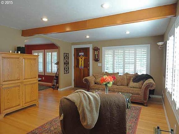 4th image of 535 NE 47th Ave