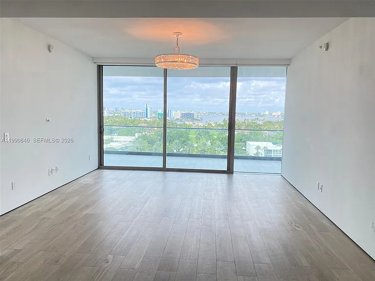 10203 Collins Ave #905 — Photo 5