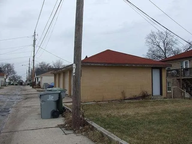 Building Photo 3