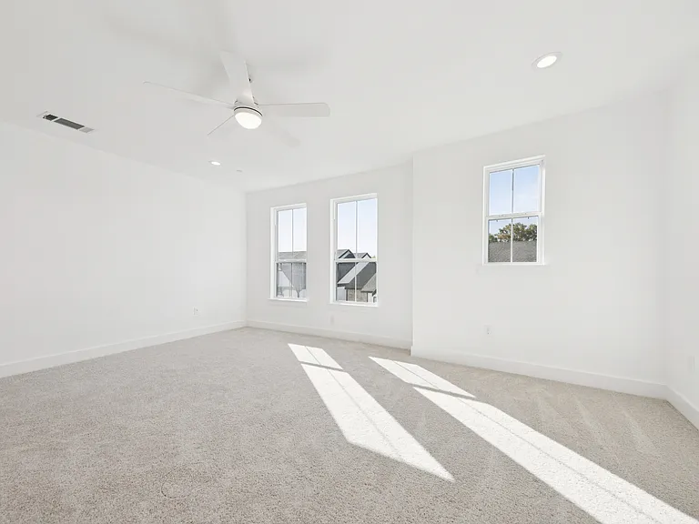 262 Harris St — Photo 21