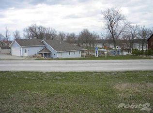 1584 Lake Viking Ter, Gallatin, MO 64640