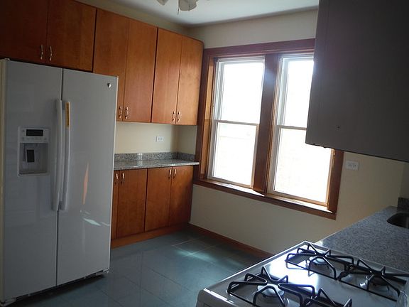 5th image of 1805 Clarence Ave