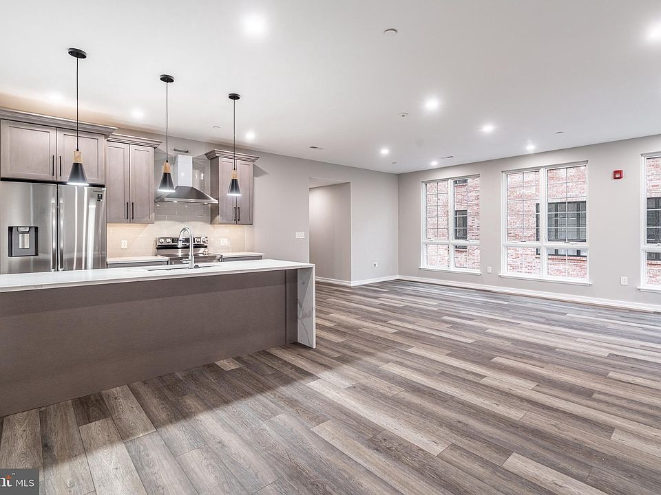 1st image of 2401 Washington Ave #C1-3