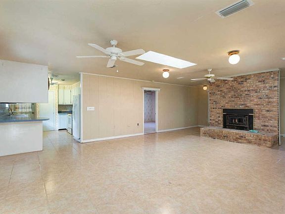 4th image of 5951 E Bay Blvd