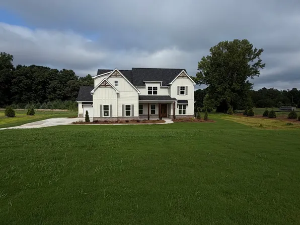 137 Twin Oaks Dr, Hampton, GA 30228