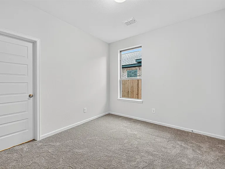 5019 Bowen Prairie Dr — Photo 35