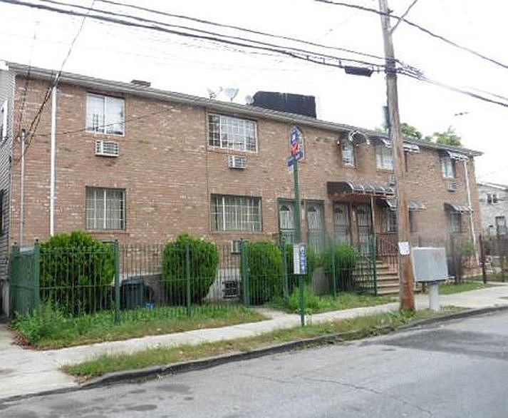 1st image of 726 E 226th St