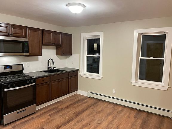 3rd image of 2 De Soto St Floor 2
