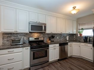 219 Bexley Ln, Piscataway, NJ 08854