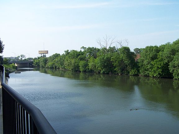 4th image of 2850 N Riverwalk Dr