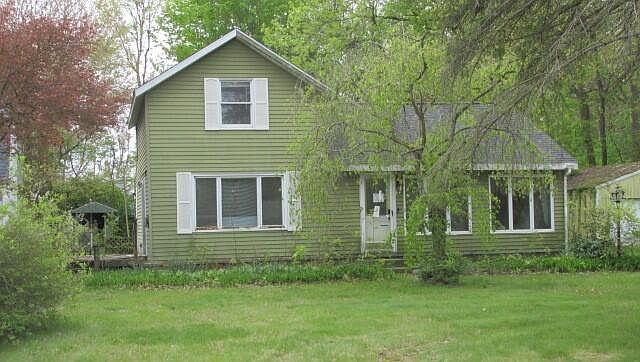1st image of 207 Cherry St