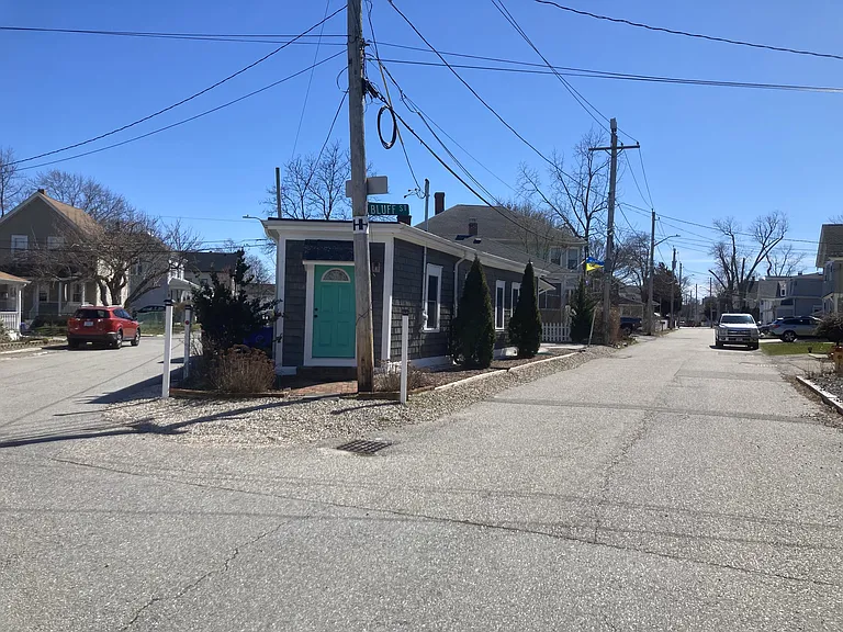 10 Narragansett Ave — Photo 12