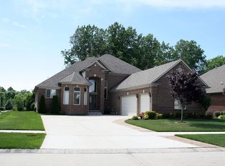 47293 Rockwood Dr, Macomb, MI 48044