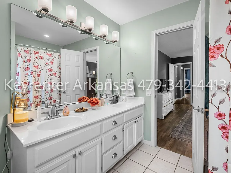 2943 E Setter St — Photo 14