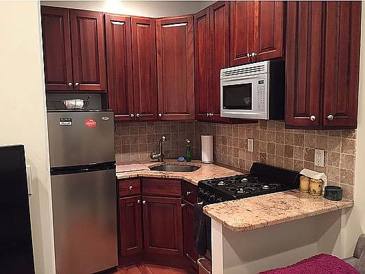 3rd image of 124 W 86th St APT 5