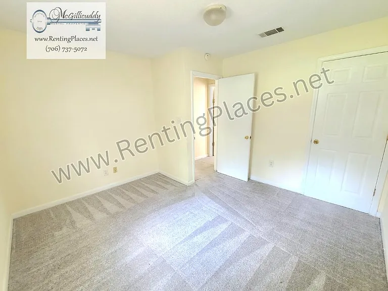 1212 Holden Dr — Photo 5