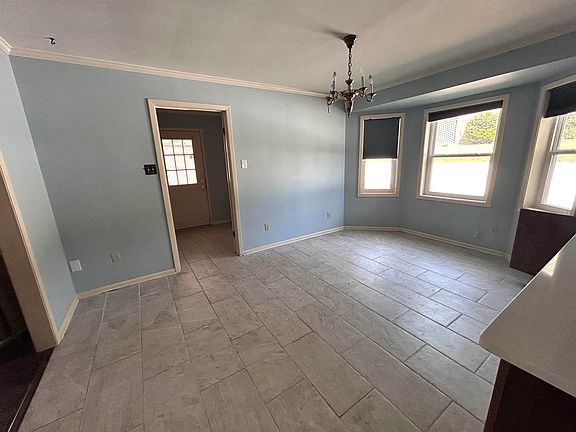 4th image of 1010 Pamela St