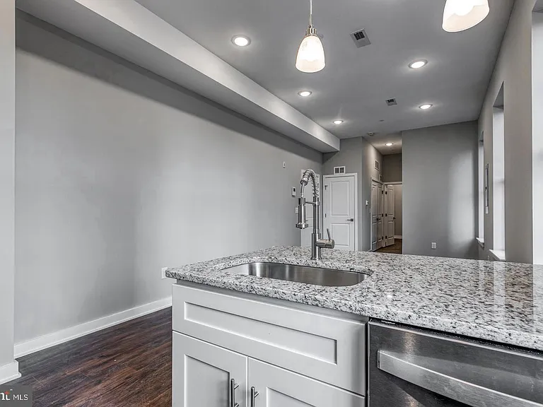 1316 S Broad St #1R — Photo 6