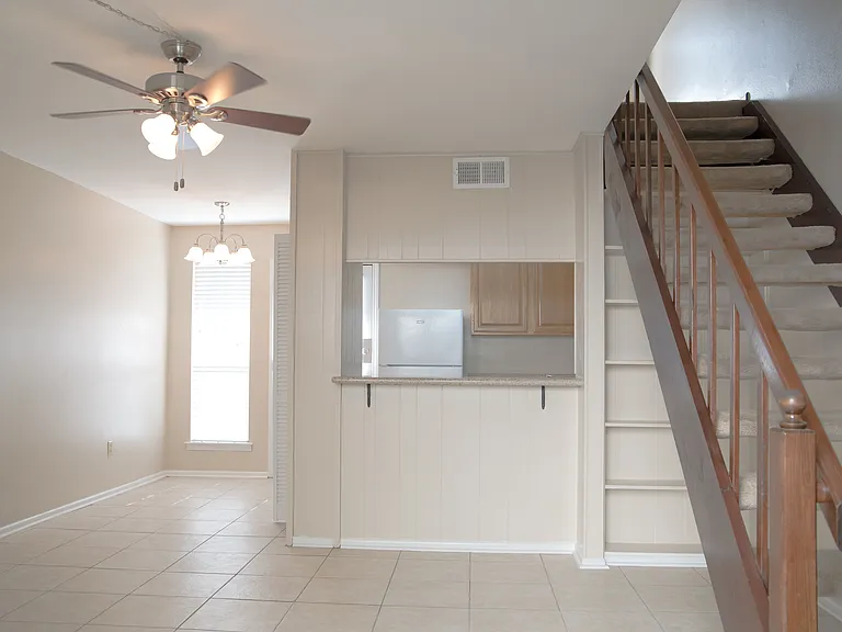 2236 Perkins Rd #D4 — Photo 4