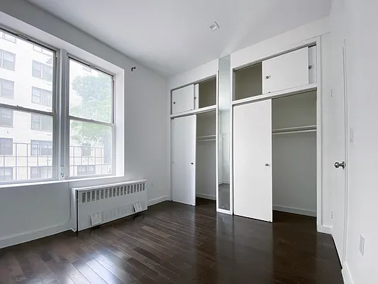 Rented by Kahen Properties | media 10