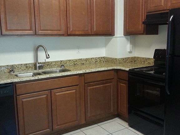 3rd image of 3517 W Rogers Ave