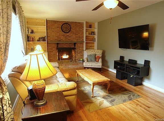2nd image of 220 Rock Creek Dr