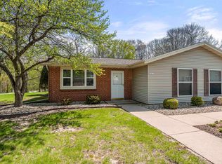 925 S West Ct APT A, Appleton, WI 54915