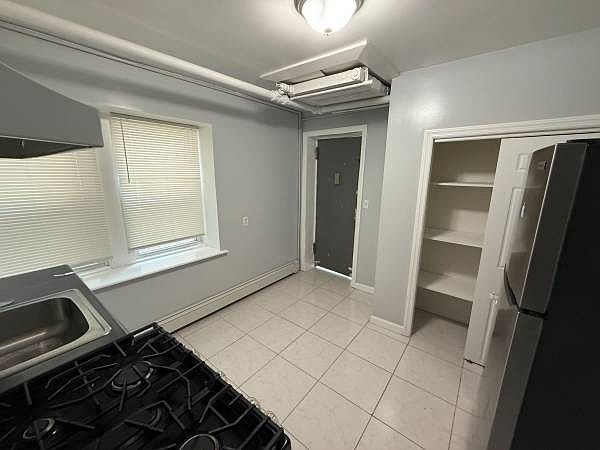 1st image of 1 Cliff St APT 1