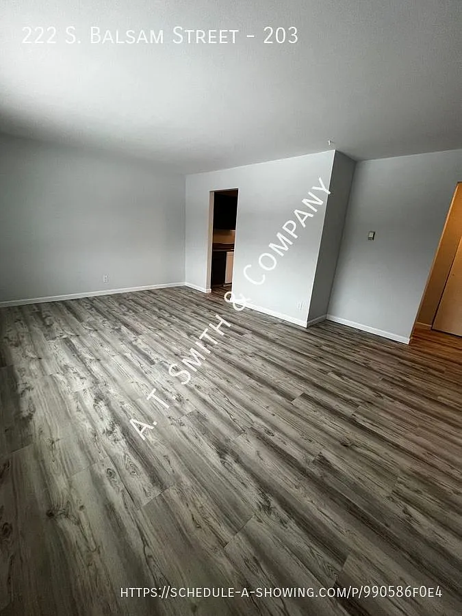 2 bed, 1.0 bath, $1,295 — Photo 3