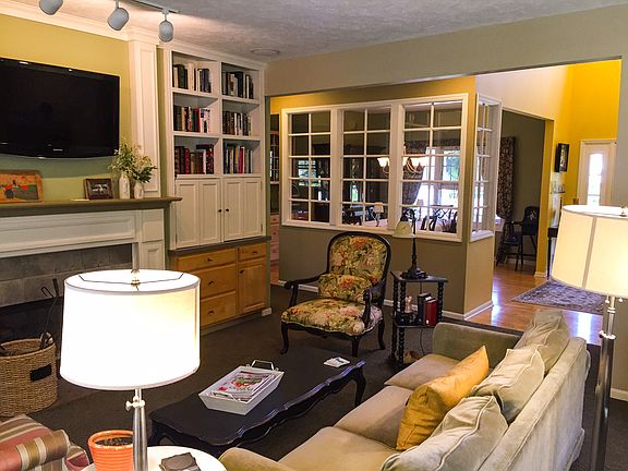 3rd image of 1118 Alden Ct