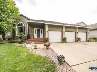 1004 S Parkview Blvd, Brandon, SD 57005