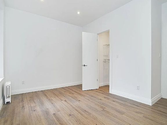 5th image of 425 Grand Ave APT B5