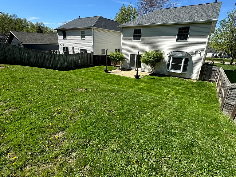 434 Charleton Dr — Photo 3