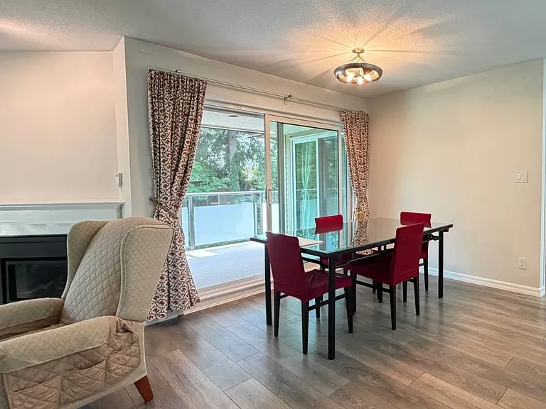 2970 Linwood St #402 — Photo 3