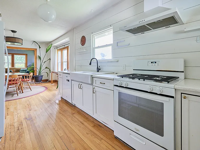 4148 State Line Rd — Photo 17