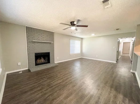 3334 Heritage Ln, Forest Hill, TX 76140