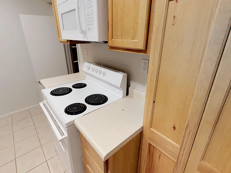 409 S 11th Ave #B — Photo 4