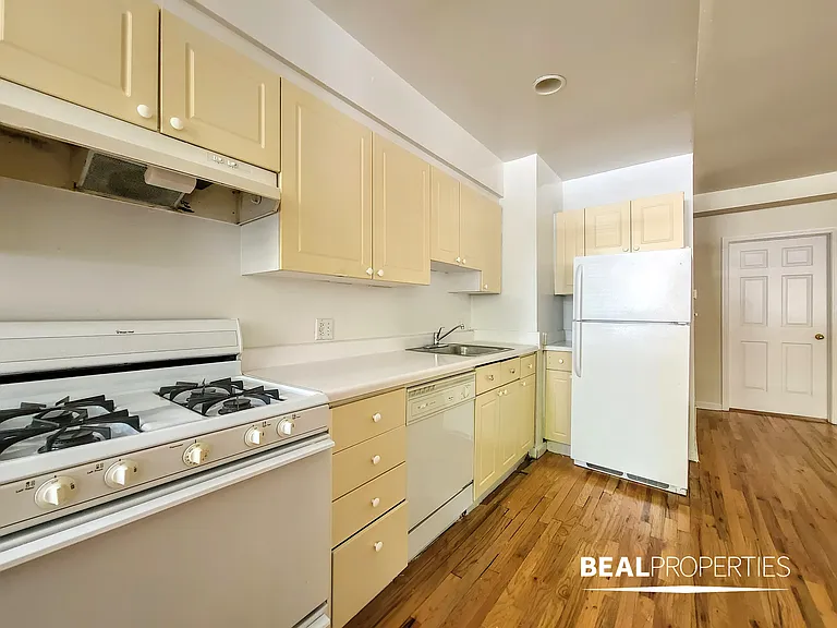 917 W Dakin St — Photo 25