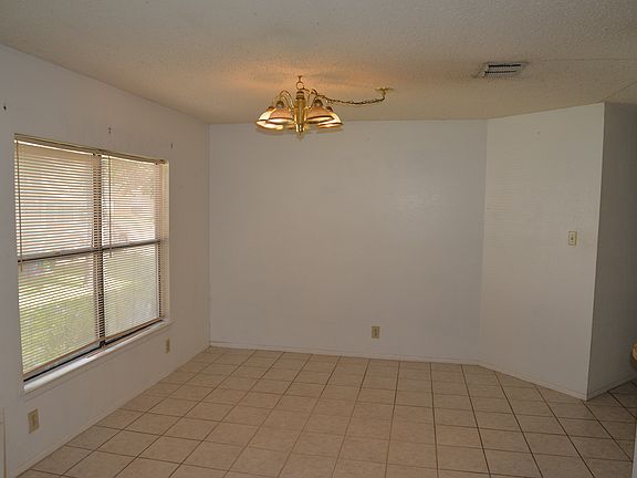 5th image of 9038 Levelland
