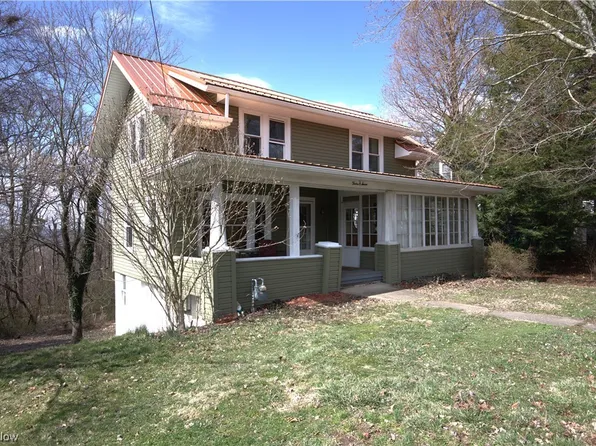 1207 Highland Ave, Cambridge, OH 43725