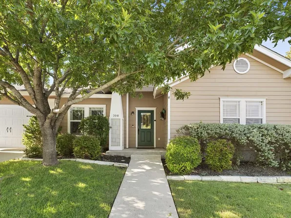 208 Ivy Ln, Kerrville, TX 78028