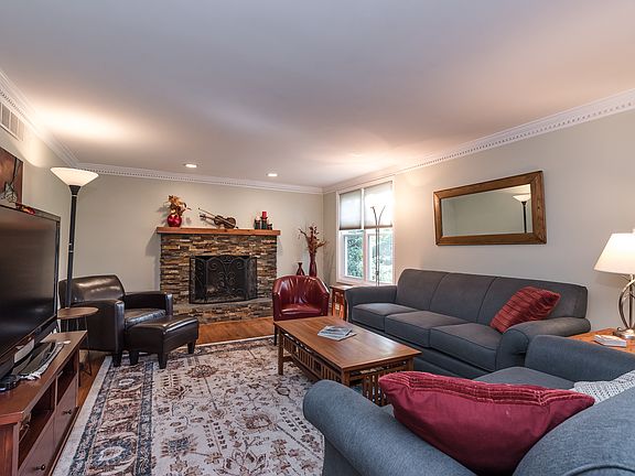 4th image of 8695 Tanagerwoods Dr