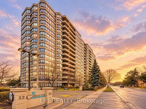 32 Clarissa Dr #521, Richmond Hill, ON L4C 9R7